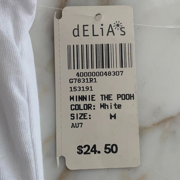 Disney Couture: Junior's Winnie the Pooh -  T-Shirt - NWT - Picture 5 of 5